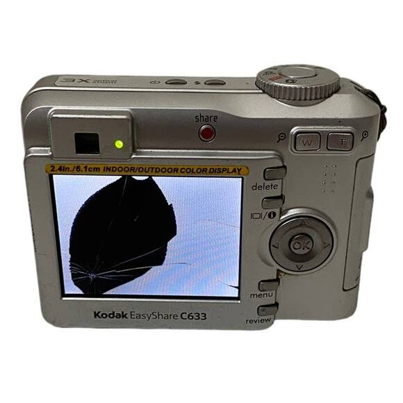 Kodak Easy Share C633 2.4in/ 6.1cm Digital Camera - Broken Screen - Parts Only - Picture 2 of 9